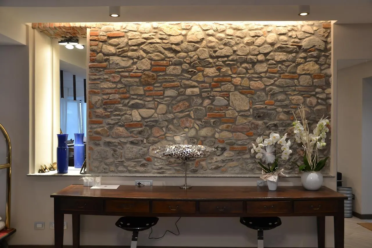 Hotel Ponti Angera